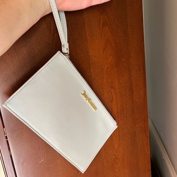 Juicy Couture Silver Wristlet Wallet Zippered Purse NWOT - Picture 4 of 15